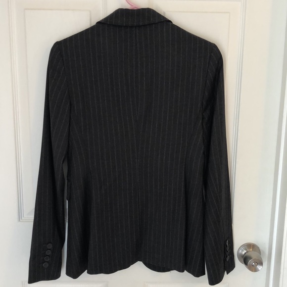 Black and gray pinstriped women’s suit jacket / blazer - Picture 5 of 7